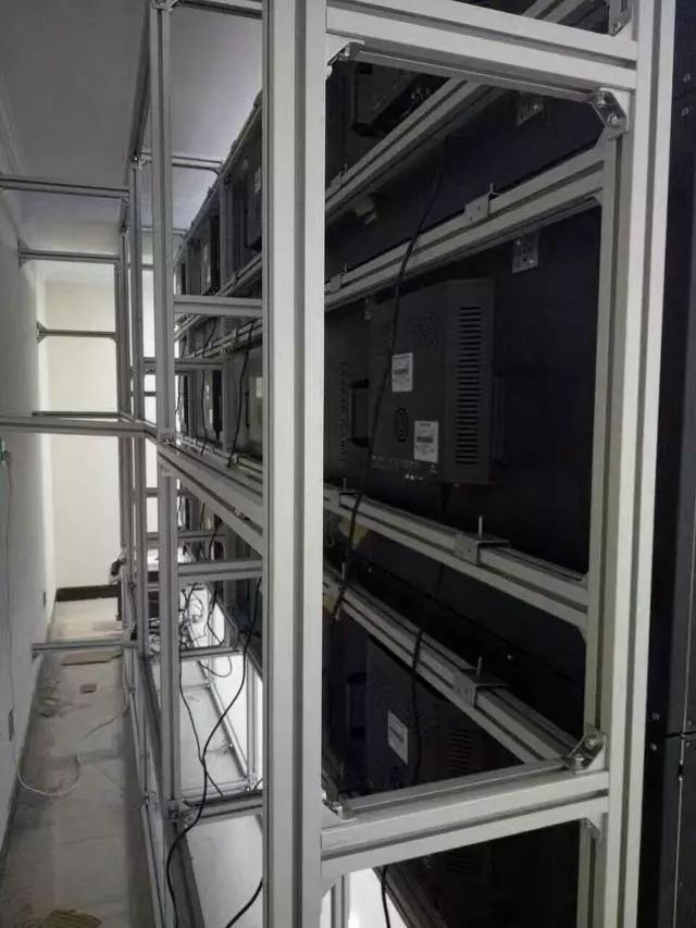 液晶拚接屏的安裝方式