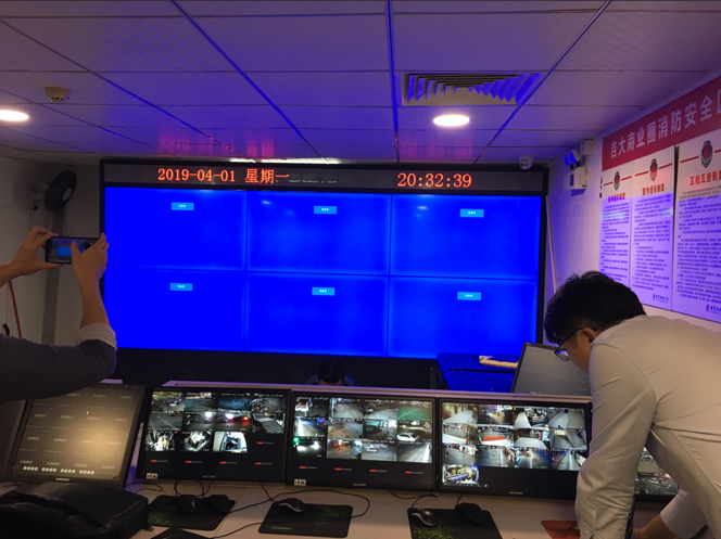 55寸液晶拚接屏