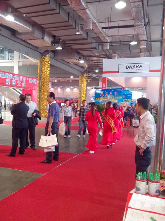 魅力長沙 風采依舊——雅迅達屏顯天下84寸監視器驚豔亮相